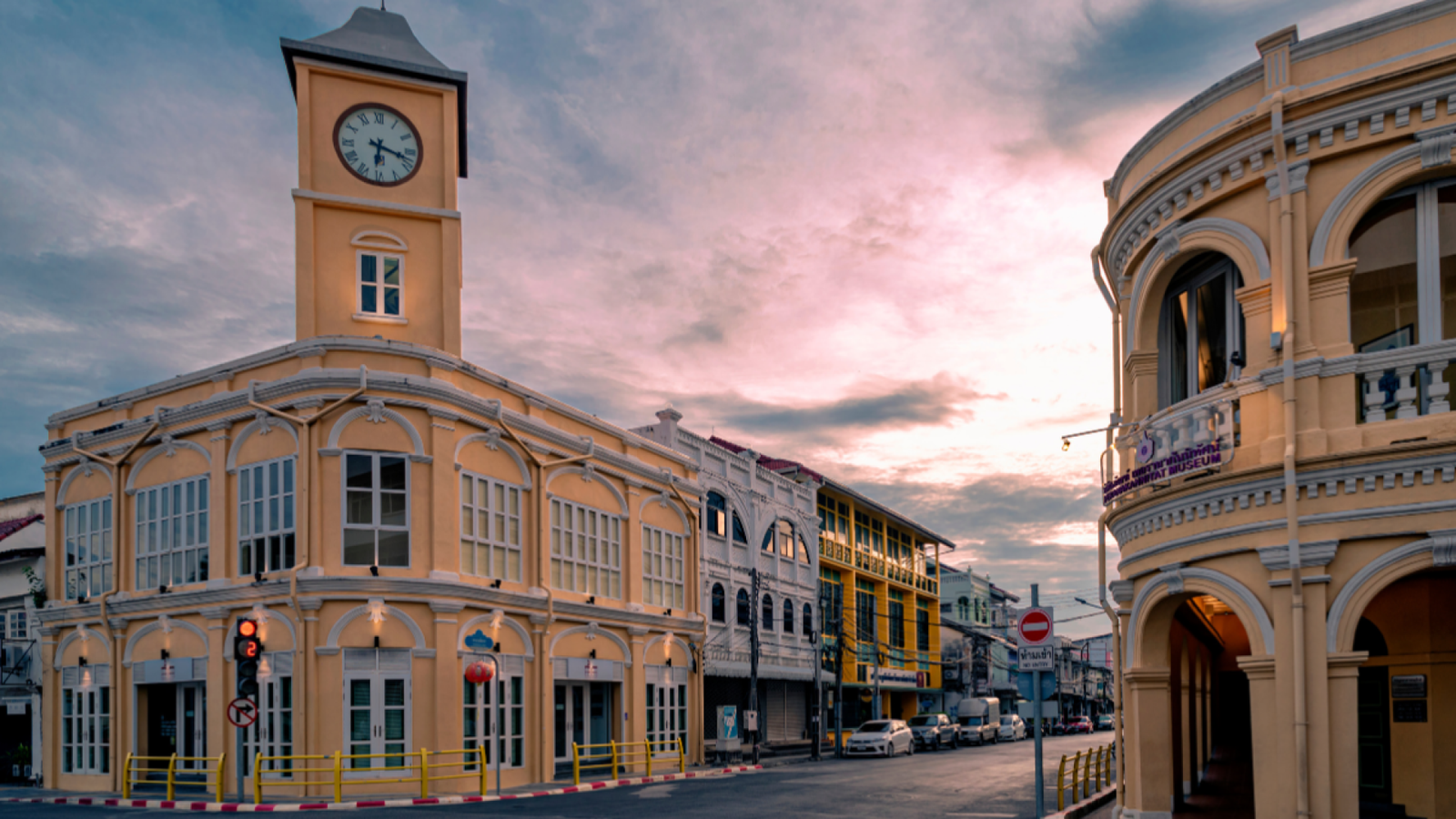Phuket City Tour: Viewpoints, Wat Chalong & Old Town